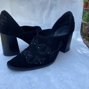 Free People black angled heel very detailed suede shoes. Only worn 4 times.